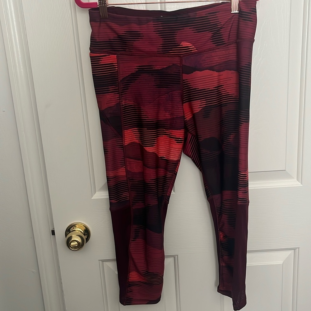 Reebok Burgundy/Red Capri Leggings Speedwick